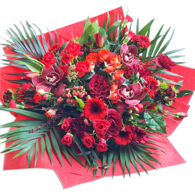 Tavaszi zsongás - Kerek csokor, piros árnyalatú vegyes virágokból - nagy méret (110)
